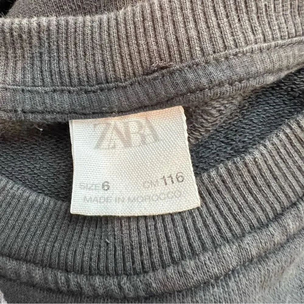 Zara charcoal gray dye star print discovering the space sweatshirt